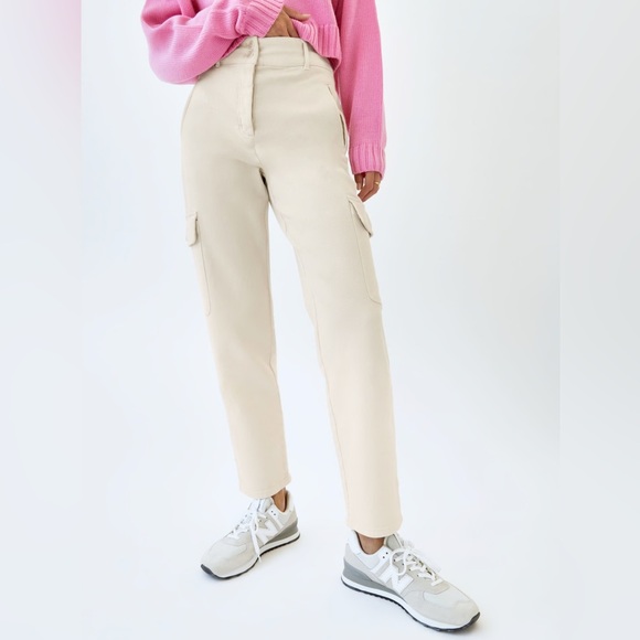 Aritzia Pants - NWT ARITZIA WILFRED FREE Modern Cargo Pant